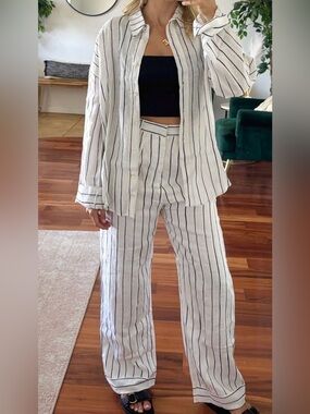 120.  Summer Away Linen Set